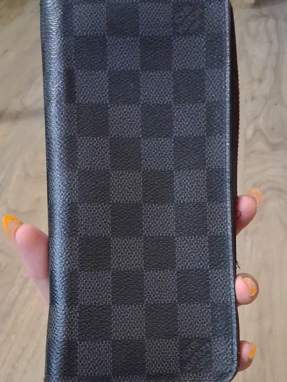 Louis Vuitton Luxury Men's Check Pattern Zip Wallet - Black